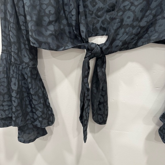 Show Me Your Mumu Leopard Print Tie Front Long Bell Sleeve Semi-Sheer Top Small - Picture 5 of 7